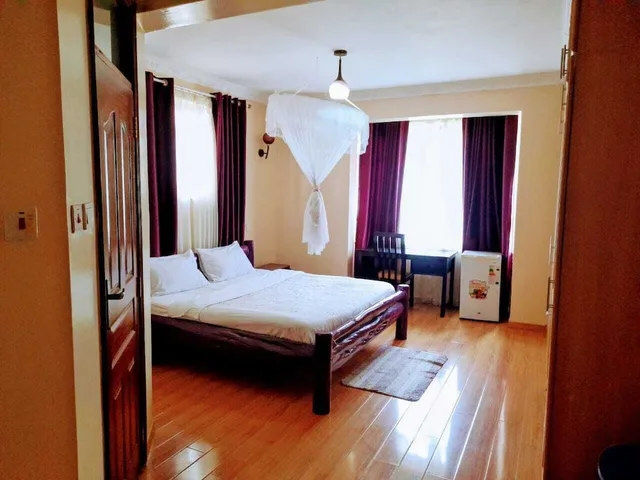 Comfort, Apartment, King Bed, Mani's Home Away From Home 1/7
