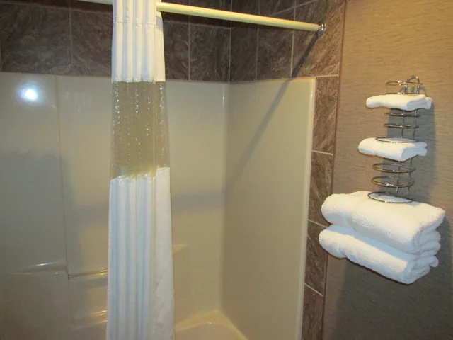 غرفة قياسية بسرير كينج، Woodfield Inn and Suites 7/7
