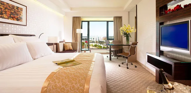 Deluxe, Double or Twin Bed, River View, Royal Park Hotel Hong Kong 1/1