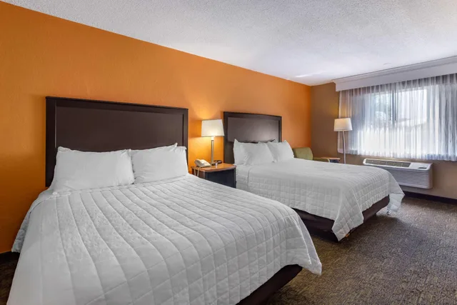 Downstairs, 2 Queen Beds، Best Western Palm Beach Lakes 1/10