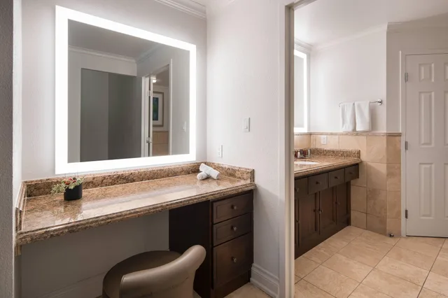 Royal, Suite, King Bed, Mountain View, St. Kitts Marriott Resort & The Royal Beach Casino 3/3