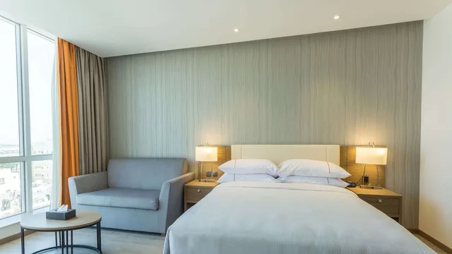 غرفة ديلوكس بسرير كينج، فندق كلاريون مطار جدة(Clarion Hotel Jeddah Airport) 5/10