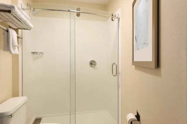 جناح بسرير كينج مع أريكة، Springhill Suites Marriott Little Rock West 6/6