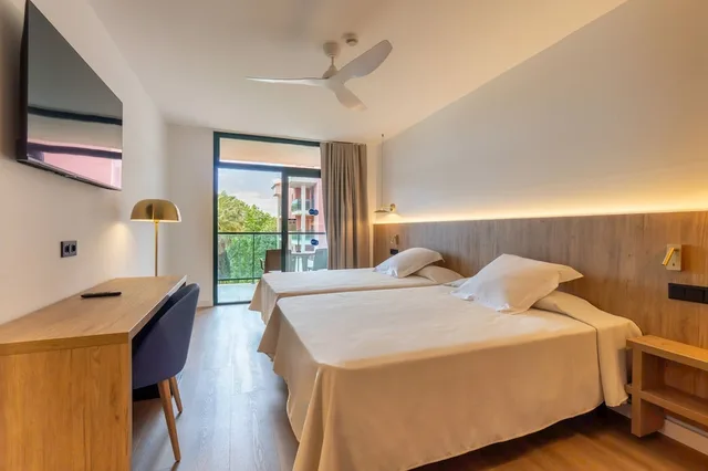 غرفة ثلاثية بسريرين مزدوجين، Ohtels Vila Romana 3/10