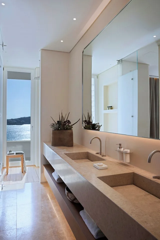 Grand Coast, Suite, King Bed, Pool and Sea View, Sofa، The Coast Bill&Coo - Adults Only 3/3
