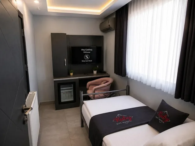 غرفة كلاسيكية مفردة بسرير فردي، Ruby Hotel 1/1