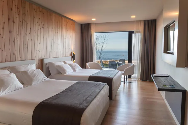 غرفة سوبيريور بسرير كينج، Pedras Do Mar Resort & Spa 2/6