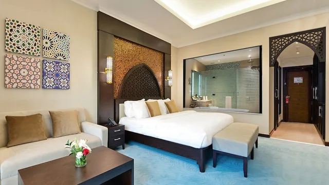 Premier Room With One King Bed (Non Sea View)، جراند ميلينيوم جيزان(Grand Millennium Gizan) 3/8