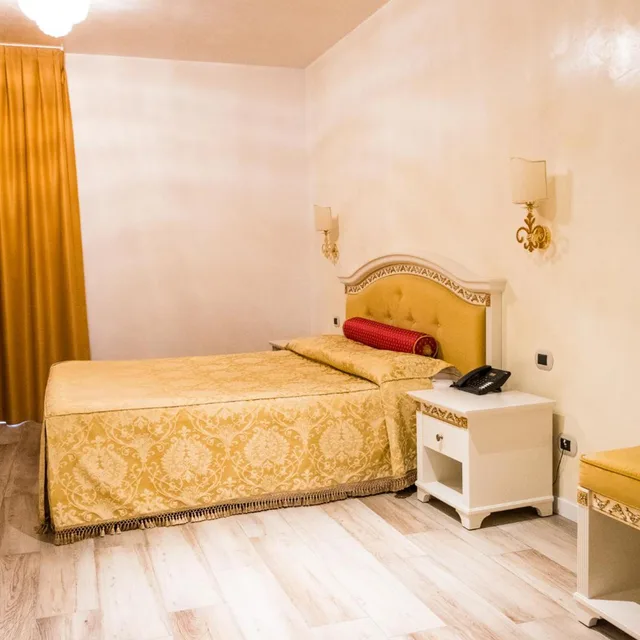 غرفة بسرير كينج بجاكوزي، Palace Hotel la Conchiglia D Oro 4/6
