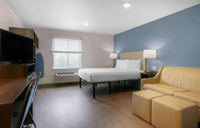 استوديو ديلوكس بسرير كوين، Extended Stay America Suites - Providence 3/6