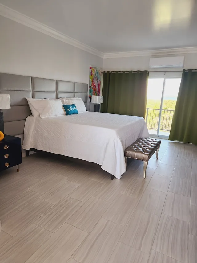 Deluxe, Studio, King Bed, Ocean View, Harbor Breeze Villas 1/9