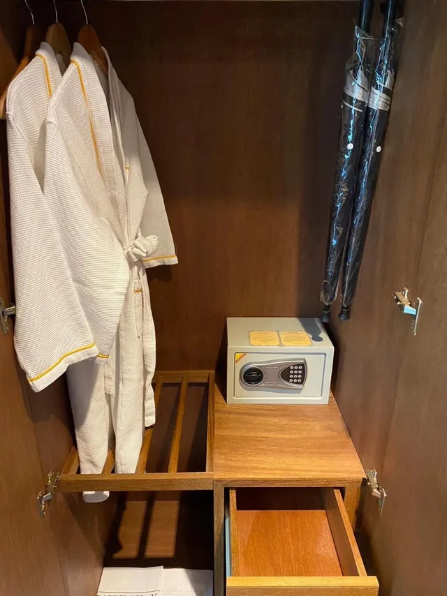 Suite, Yotaka Bangkok Hotel 9/10