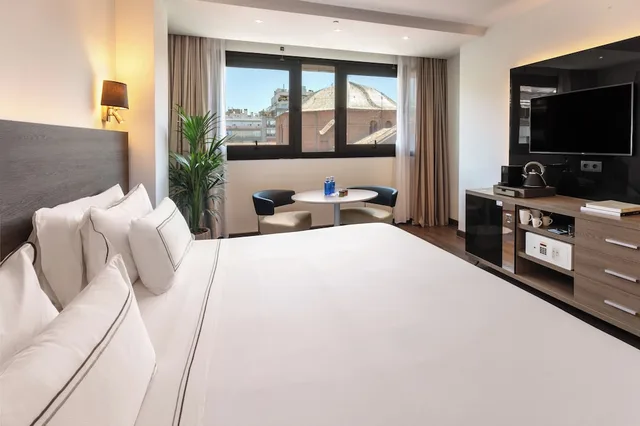 The Level, Twin Beds، Melia Madrid Serrano 3/10
