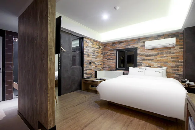 غرفة بريميوم بسرير مزدوج، Busan Station Popcorn Hotel 1/3