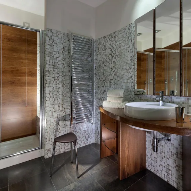 Room, King Bed, Balcony, Bouganville Hill Resort Wellness Space 4/5