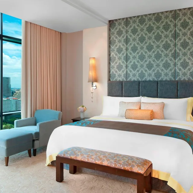 2 Bedrooms, Suite, Skyline View, Large، The St Regis Bangkok 4/8