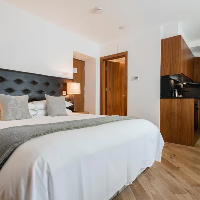 Studio, Presidential Apartments - Kensington 7/10