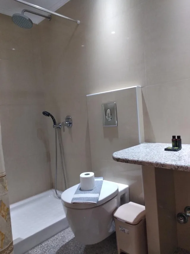 جناح عائلي، Kalias Hotel 4/5