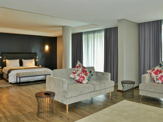 Standard, Mantis Epic Hotel And Suites 10/10