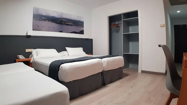 غرفة رباعية بأربعة أسرّة، Hotel del Mar 2/4