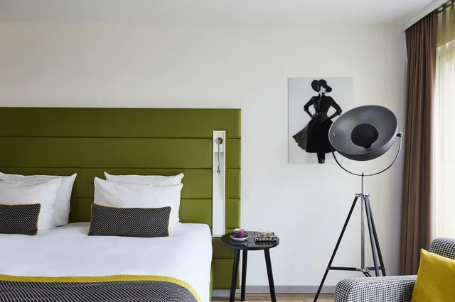 غرفة قياسية بسرير مزدوج بإطلالة على الحديقة، Hotel Indigo Duesseldorf Victoriaplatz 9/10