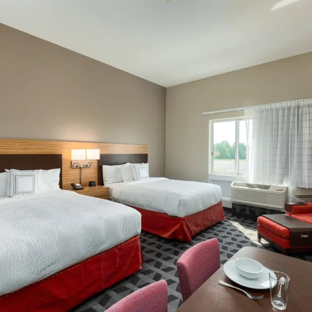 استوديو بسرير كوين بحوض استحمام لذوي الإعاقة، TownePlace Suites by Marriott Owensboro 1/4