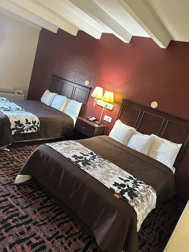 Standard, 2 Queen Beds, Rodeway Inn Zanesville OH 2/7