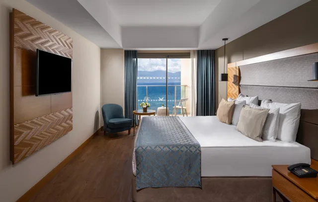 Junior Suite, Double Bed, Sea View, Liberty Kusadasi 2/9