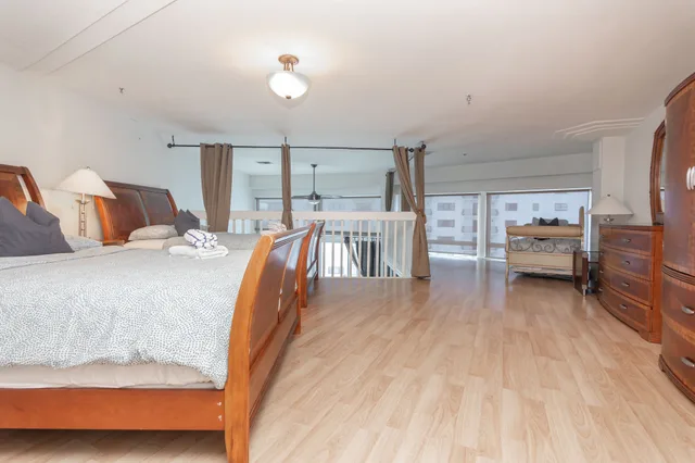 Presidential, Loft, 1 Double and 3 Queen Beds، Girasole Apartments 2/7