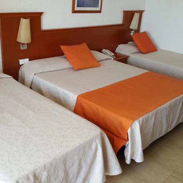 غرفة رباعية بإطلالة على البحر، Risech Hotel 6/10