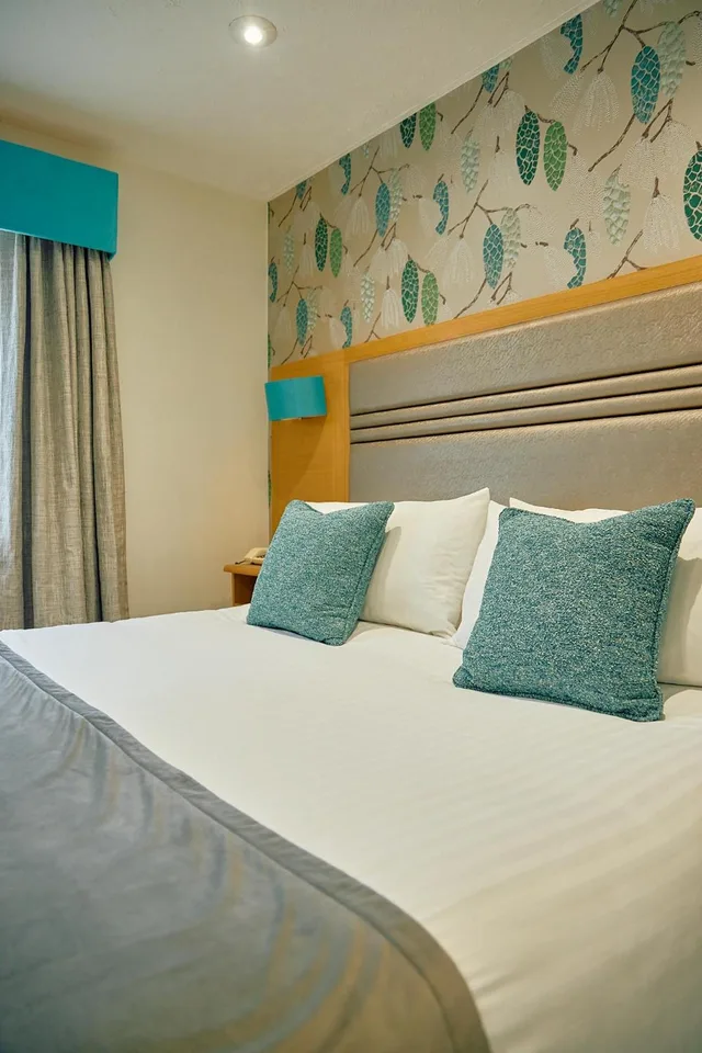 Executive, Double Bed, Briar Court Hotel 3/10