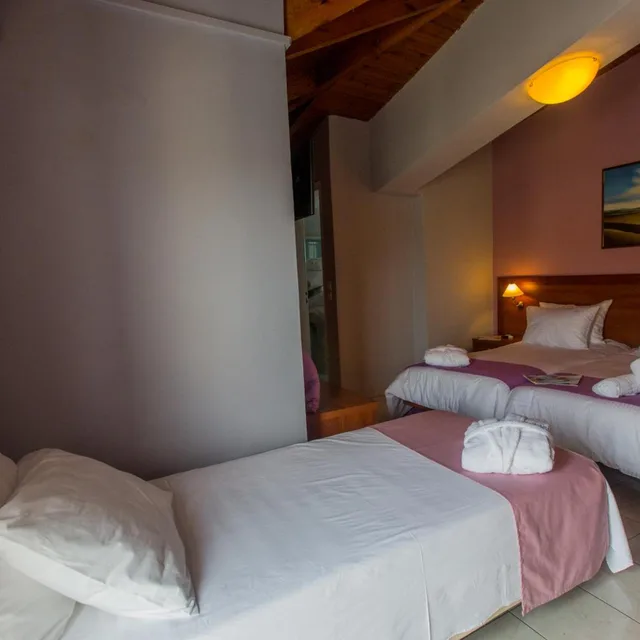 غرفة ثلاثية، Mirabel City Center Hotel 4/10
