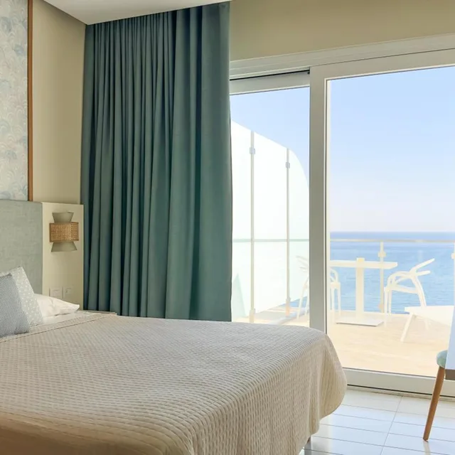 جناح جونيور بشرفة، Hotel Giosue A Mare 2/10