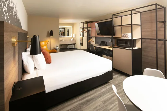 California, King Bed، Waypoint Hotel 2/7