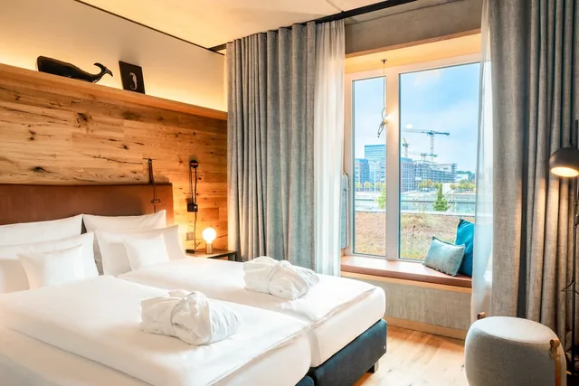 غرفة بسرير كينج بإطلالة على المرفأ، Me and All hotel Kiel, part of JdV by Hyatt 2/6