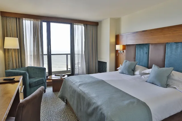 غرفة بريميوم بسرير مزدوج بإطلالة على البحر، The View Hotel 4/10