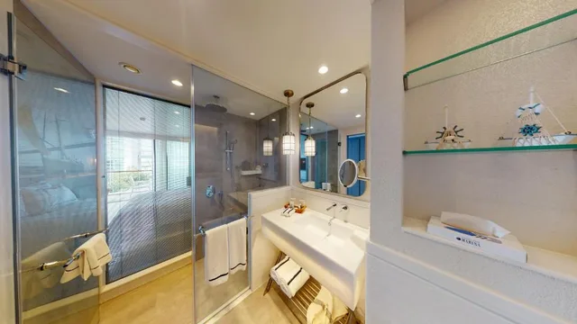 غرفة بسرير مزدوج بإطلالة على البحر بشرفة، Karpaz Gate Marina 3/4