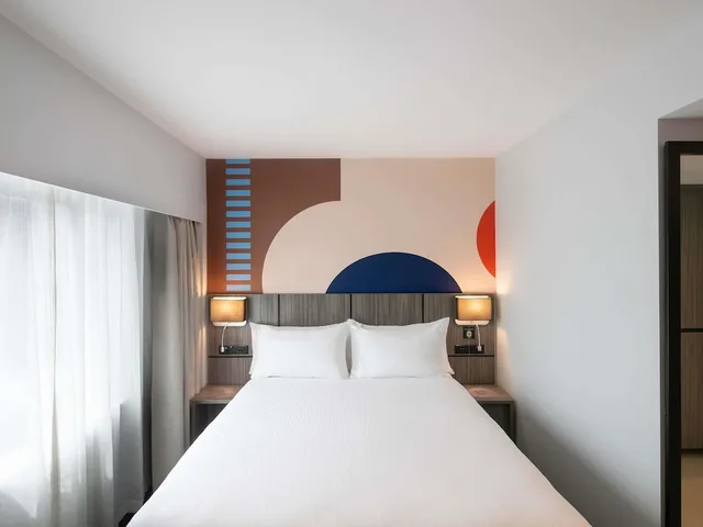 غرفة ديلوكس بسرير كينج، ibis Styles Sydney Central 1/5