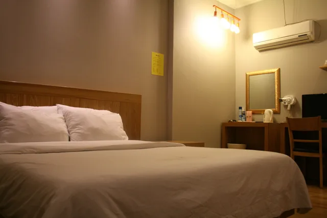 Standard, Queen Bed, Zip Hotel 4/5