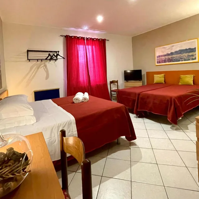 Budget, Double or Twin Bed, Attic، HOTEL LEOPOLDA 7/10