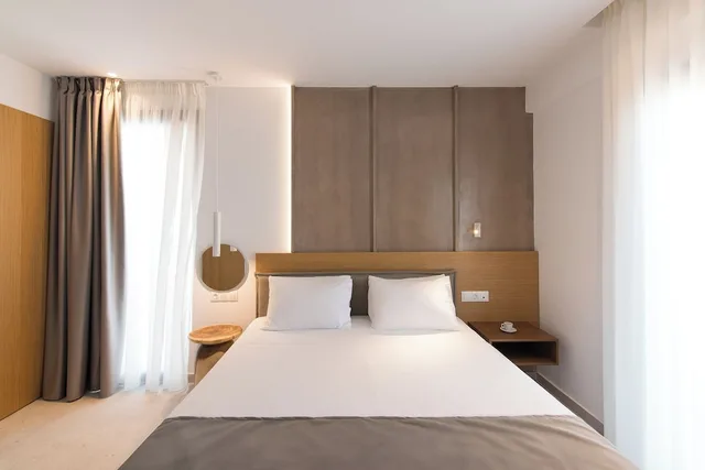 غرفة ديلوكس بسرير مزدوج وسرير فردي، Nami Hotel & Suites 1/10