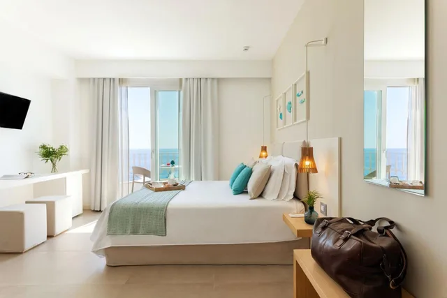 غرفة ديلوكس بسرير كينج بإطلالة على البحر، Albatros Beach Hotel 4/10