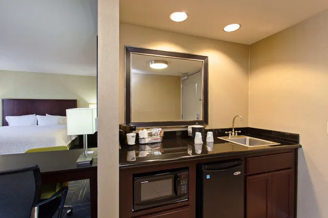 جناح استوديو بسرير كينج مع أريكة، Hampton Inn Suites Merced 8/9