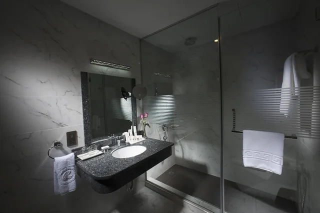 جناح عائلي تنفيذي بسرير مزدوج مع أريكة، Ramee Rose Hotel 5/6
