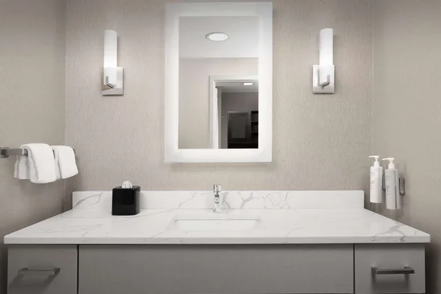 2 Bedrooms, Suite, 1 King and 2 Queen Beds, Homewood Suites by Hilton York 4/4