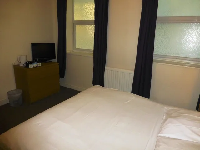 5 Rooms, Family, Twin Beds, Sofa، OYO Esplanade Hotel 8/10