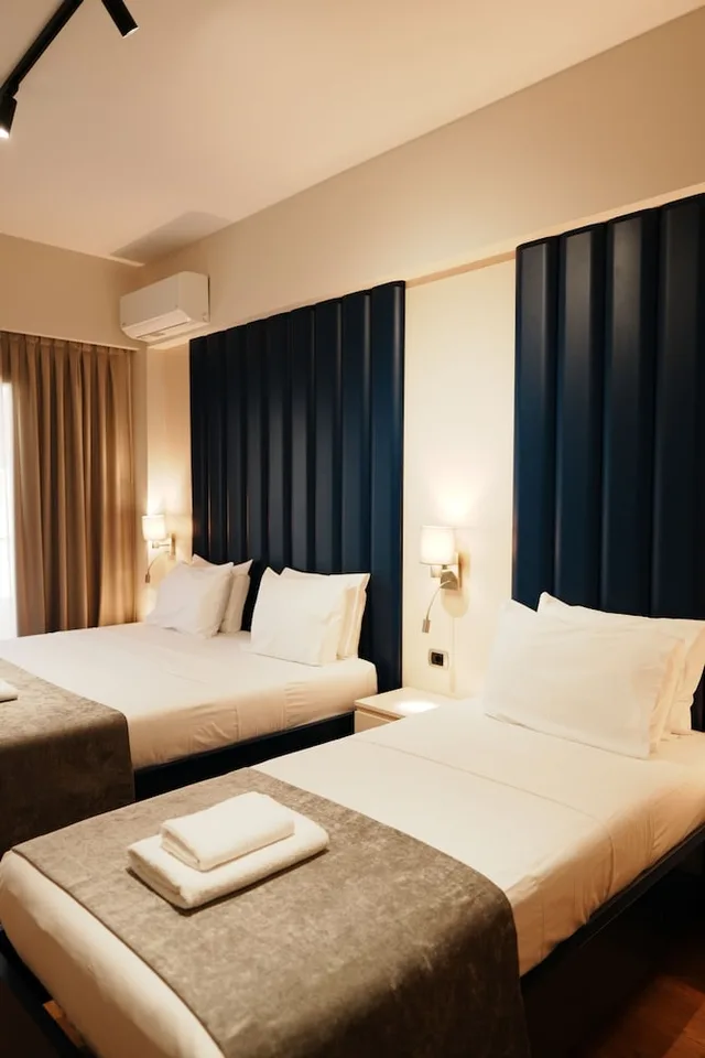 غرفة ثلاثية بسرير كوين وسرير فردي بشرفة، Blue Sky Hotel 10/10