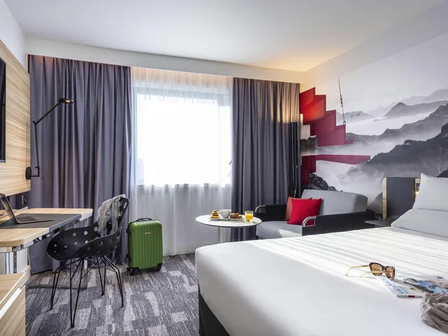 غرفة كلاسيكية بسرير مزدوج مع أريكة، Novotel Annecy Centre 1/2