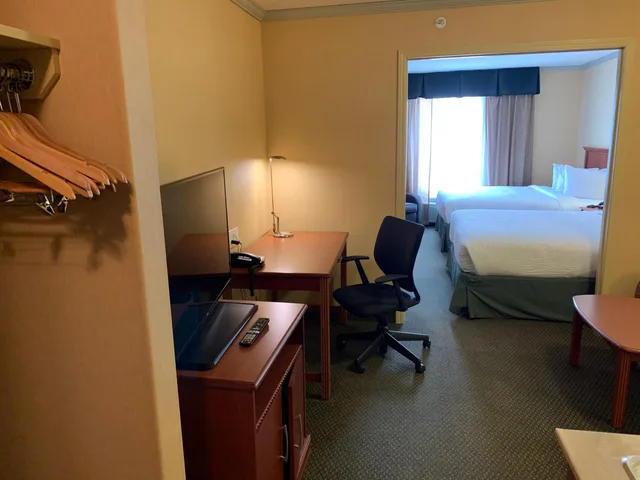 جناح بسرير كوين، Merit Hotel And Suites 5/10