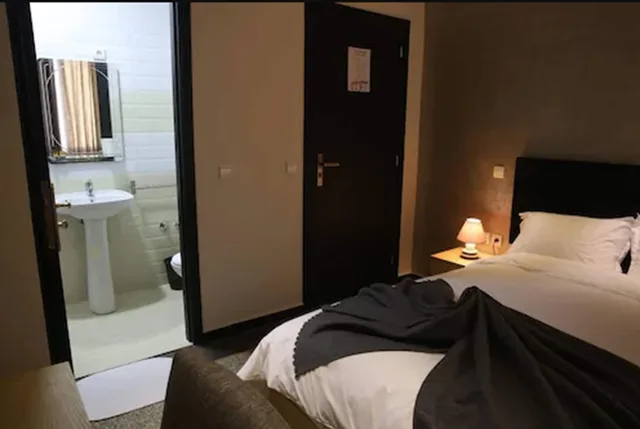 Room, Single, Double Bed, Hotel Point du Jour 2/3